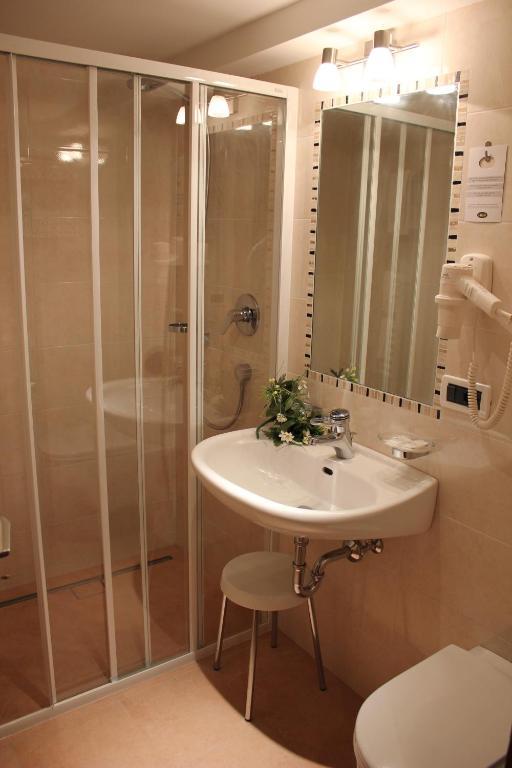 Garni Panoramik Hotel Ortisei Quarto foto